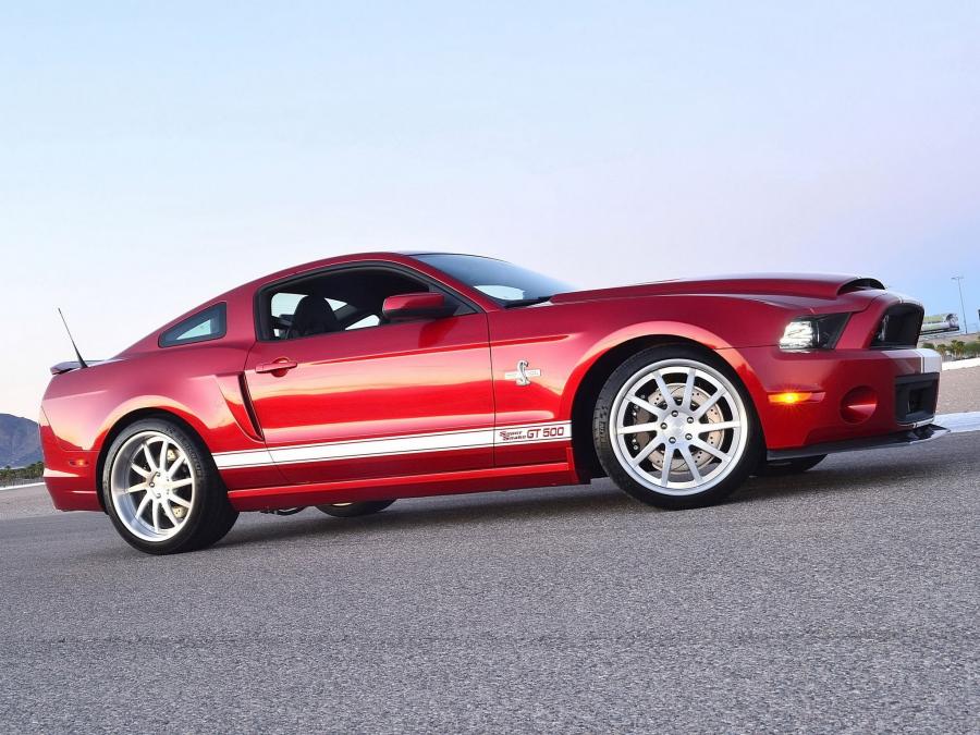  Shelby GT500 Super Snake 2013 года  (фото 7 из 8)